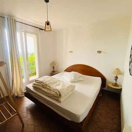 Maison Au Calme Dom wakacyjny Fréjus